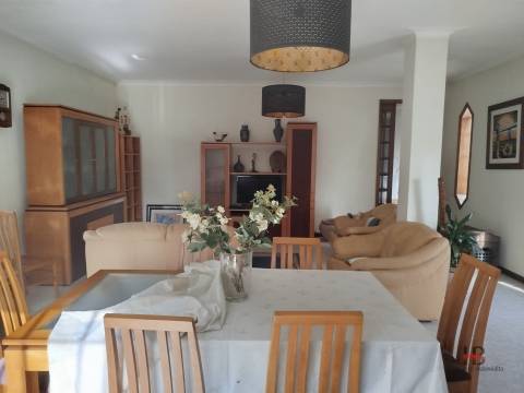 Moradia Isolada T3+1 Venda em Macieira de Sarnes,Oliveira de Azeméis