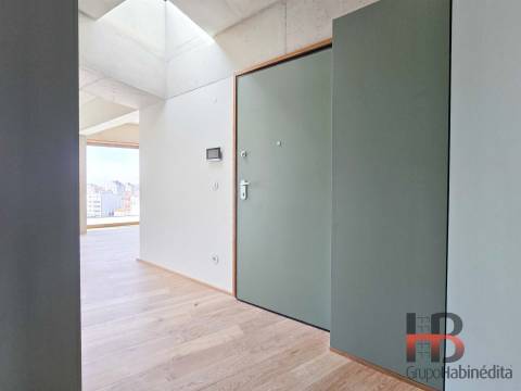 Apartamento T3. Cobertura. Boavista.