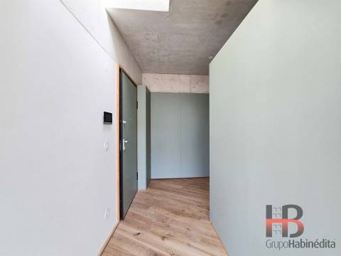 Apartamento T3. Cobertura. Boavista.