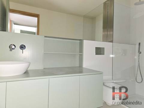 Apartamento T3. Cobertura. Boavista.