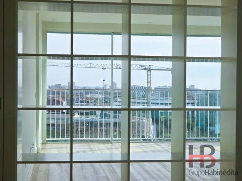 T4 de Luxo no Natura – Jardins da Efanor &#124; Último Piso com Terraço