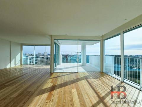 T4 de Luxo no Natura – Jardins da Efanor &#124; Último Piso com Terraço