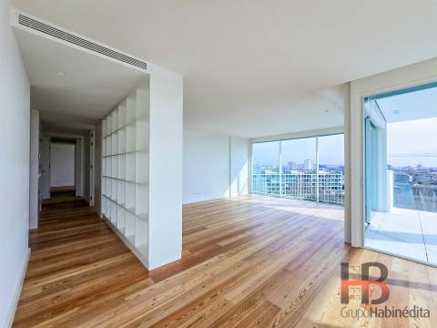 T4 de Luxo no Natura – Jardins da Efanor &#124; Último Piso com Terraço