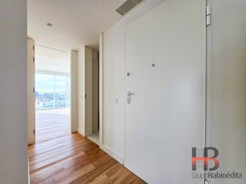T4 de Luxo no Natura – Jardins da Efanor &#124; Último Piso com Terraço