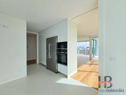 T4 de Luxo no Natura – Jardins da Efanor &#124; Último Piso com Terraço