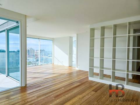 T4 de Luxo no Natura – Jardins da Efanor &#124; Último Piso com Terraço