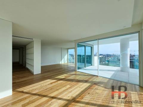 T4 de Luxo no Natura – Jardins da Efanor &#124; Último Piso com Terraço