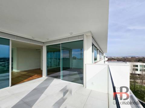 T4 de Luxo no Natura – Jardins da Efanor &#124; Último Piso com Terraço