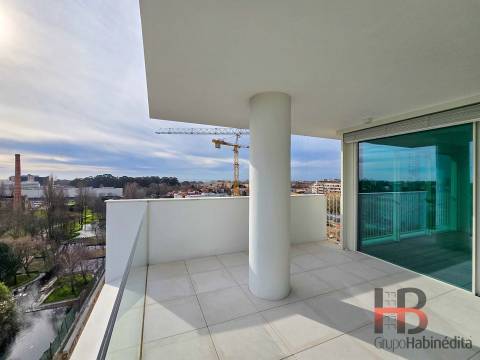 T4 de Luxo no Natura – Jardins da Efanor | Último Piso com Terraço