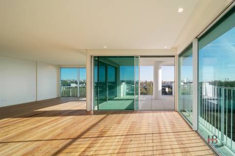 T4 de Luxo no Natura – Jardins da Efanor | Último Piso com Terraço