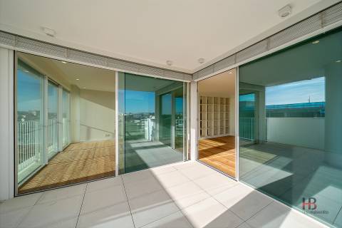 T4 de Luxo no Natura – Jardins da Efanor | Último Piso com Terraço