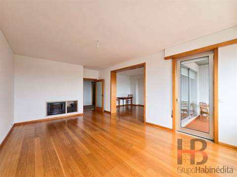 Apartamento T3 Arrendamento em Aldoar, Foz do Douro e Nevogilde,Porto