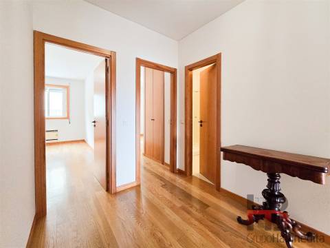 Apartamento T3 Arrendamento em Aldoar, Foz do Douro e Nevogilde,Porto