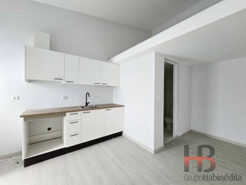 Moradia em Banda T1 Venda em Cedofeita, Santo Ildefonso, Sé, Miragaia, São Nicolau e Vitória,Porto