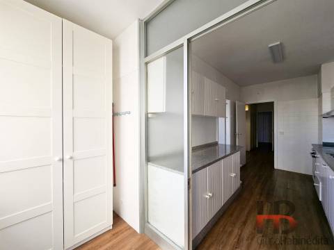 Apartamento T4 Venda em Lordelo do Ouro e Massarelos,Porto