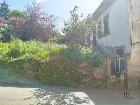 Moradia para Restaurar T5 Venda em Vila de Cucujães,Oliveira de Azeméis