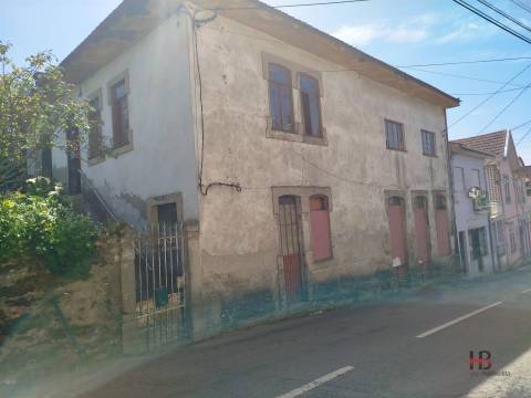 Moradia para Restaurar T5 Venda em Vila de Cucujães,Oliveira de Azeméis