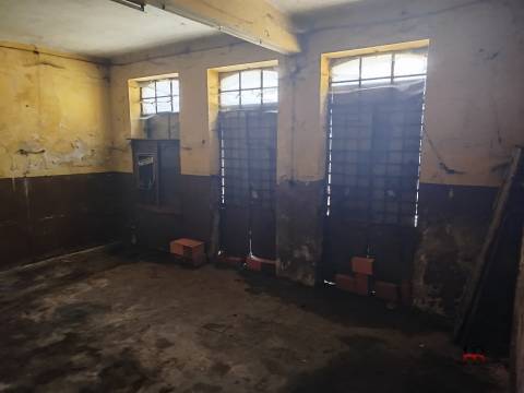 Moradia para Restaurar T5 Venda em Vila de Cucujães,Oliveira de Azeméis