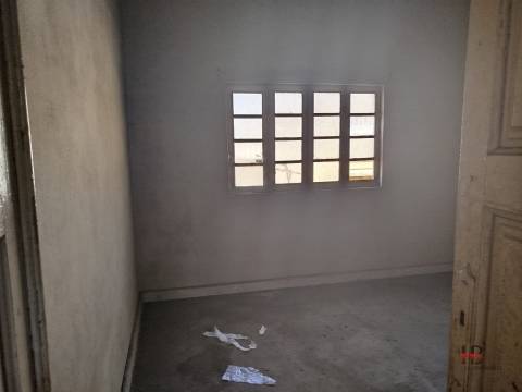 Moradia para Restaurar T5 Venda em Vila de Cucujães,Oliveira de Azeméis