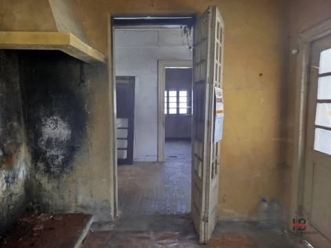 Moradia para Restaurar T5 Venda em Vila de Cucujães,Oliveira de Azeméis