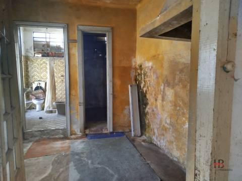 Moradia para Restaurar T5 Venda em Vila de Cucujães,Oliveira de Azeméis