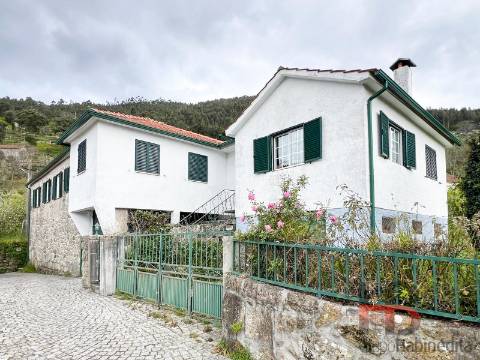 Moradia Rústica T5 Venda em Valadares,São Pedro do Sul