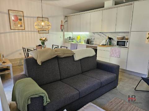 Apartamento T0+1 com Jardim e Logradouro no Centro do Porto