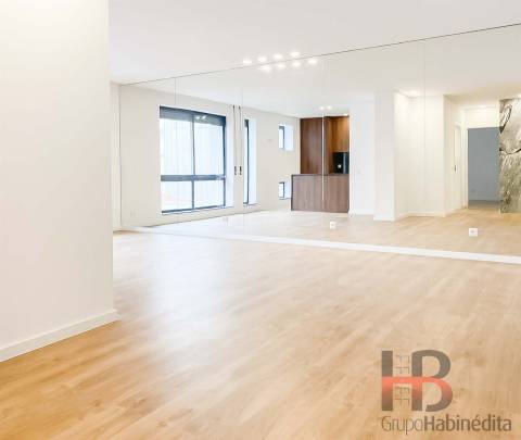 Apartamento T4 Venda em Cedofeita, Santo Ildefonso, Sé, Miragaia, São Nicolau e Vitória,Porto