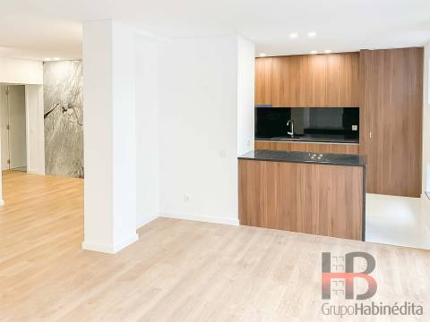 Apartamento T4 Venda em Cedofeita, Santo Ildefonso, Sé, Miragaia, São Nicolau e Vitória,Porto