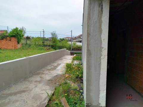 Moradia Geminada T3 Venda em Santa Maria da Feira, Travanca, Sanfins e Espargo,Santa Maria da Feira