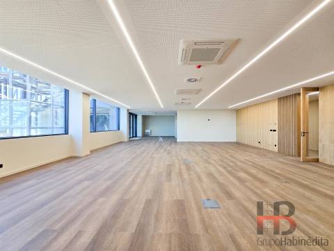 Escritório  Arrendamento em Sandim, Olival, Lever e Crestuma,Vila Nova de Gaia