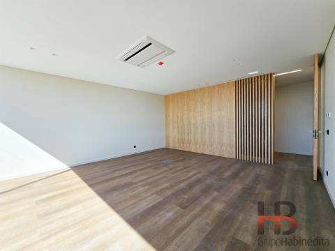 Escritório  Arrendamento em Sandim, Olival, Lever e Crestuma,Vila Nova de Gaia