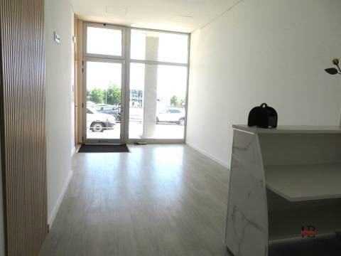 Loja  Arrendamento em Santa Maria da Feira, Travanca, Sanfins e Espargo,Santa Maria da Feira