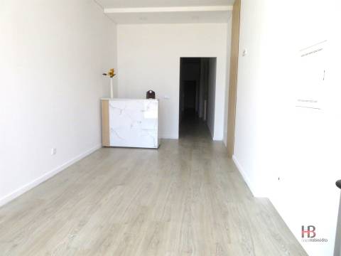 Loja  Arrendamento em Santa Maria da Feira, Travanca, Sanfins e Espargo,Santa Maria da Feira