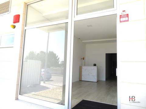 Loja  Arrendamento em Santa Maria da Feira, Travanca, Sanfins e Espargo,Santa Maria da Feira