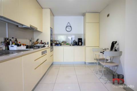 Apartamento T4 Arrendamento em Aldoar, Foz do Douro e Nevogilde,Porto