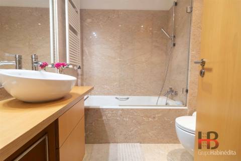 Apartamento T4 Arrendamento em Aldoar, Foz do Douro e Nevogilde,Porto