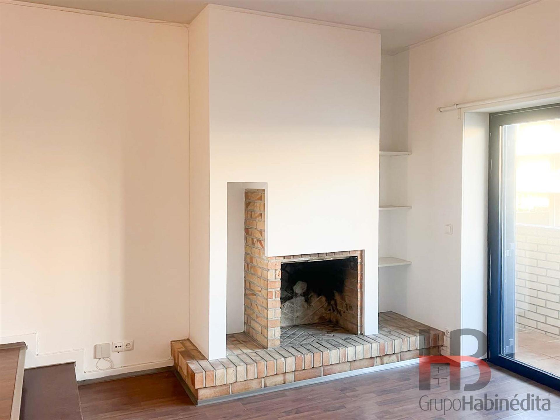 Apartamento T2 DUPLEX Arrendamento em Madalena,Vila Nova de Gaia