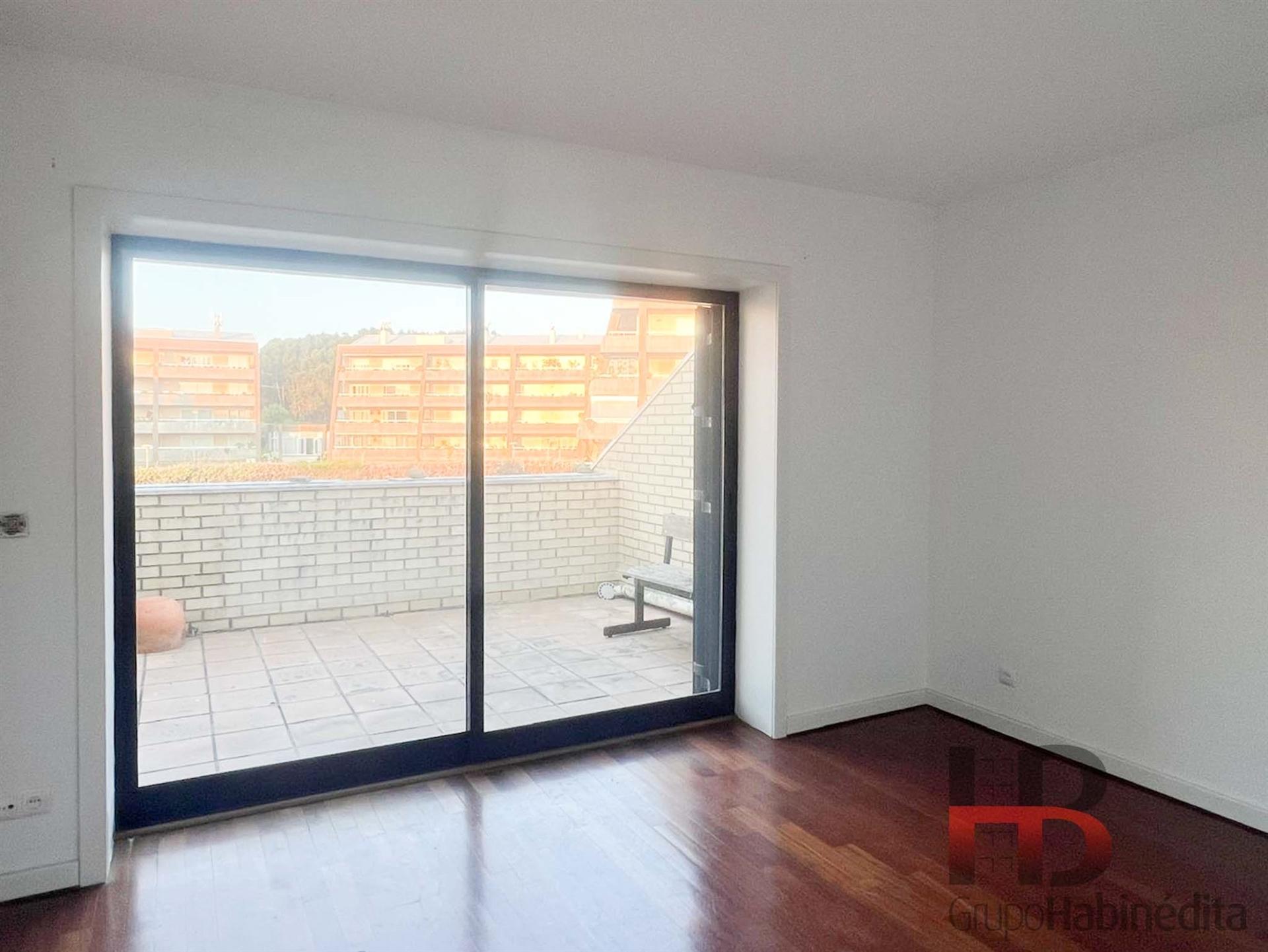 Apartamento T2 DUPLEX Arrendamento em Madalena,Vila Nova de Gaia