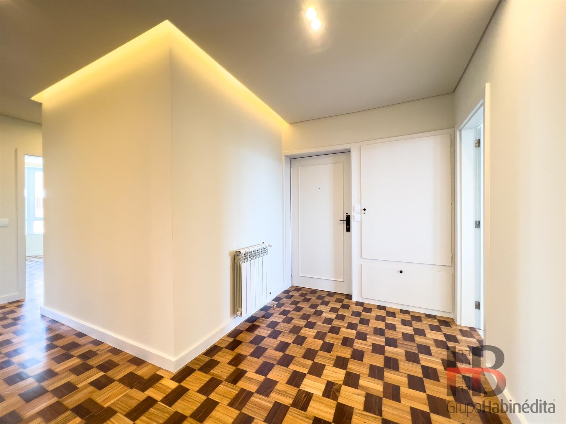 Apartamento T5 Arrendamento em Bonfim,Porto