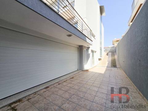 Moradia T4 Venda em Cidade da Maia,Maia