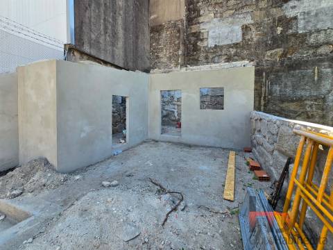 Estúdio no Porto com jardim privativo.