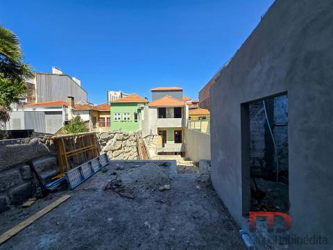 Estúdio no Porto com jardim privativo.