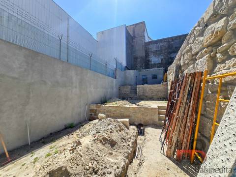 Estúdio no Porto com jardim privativo.