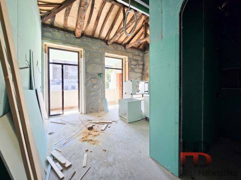 Estúdio no Porto com varanda.