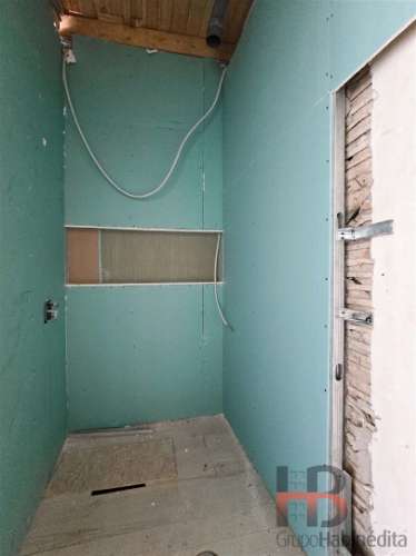 Estúdio no Porto com varanda.