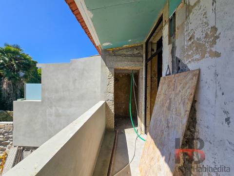 Estúdio no Porto com varanda.