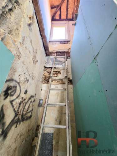 Estúdio no Porto com varanda.