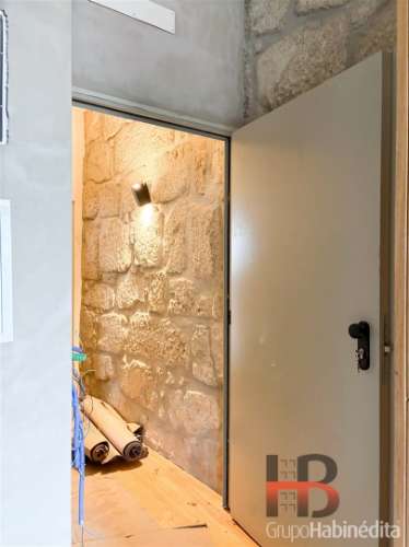 Estúdio no Porto com varanda.