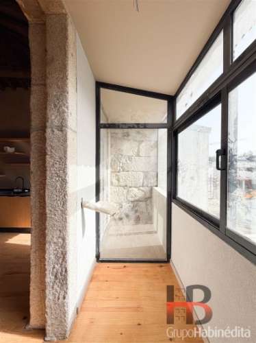 Estúdio no Porto com varanda.